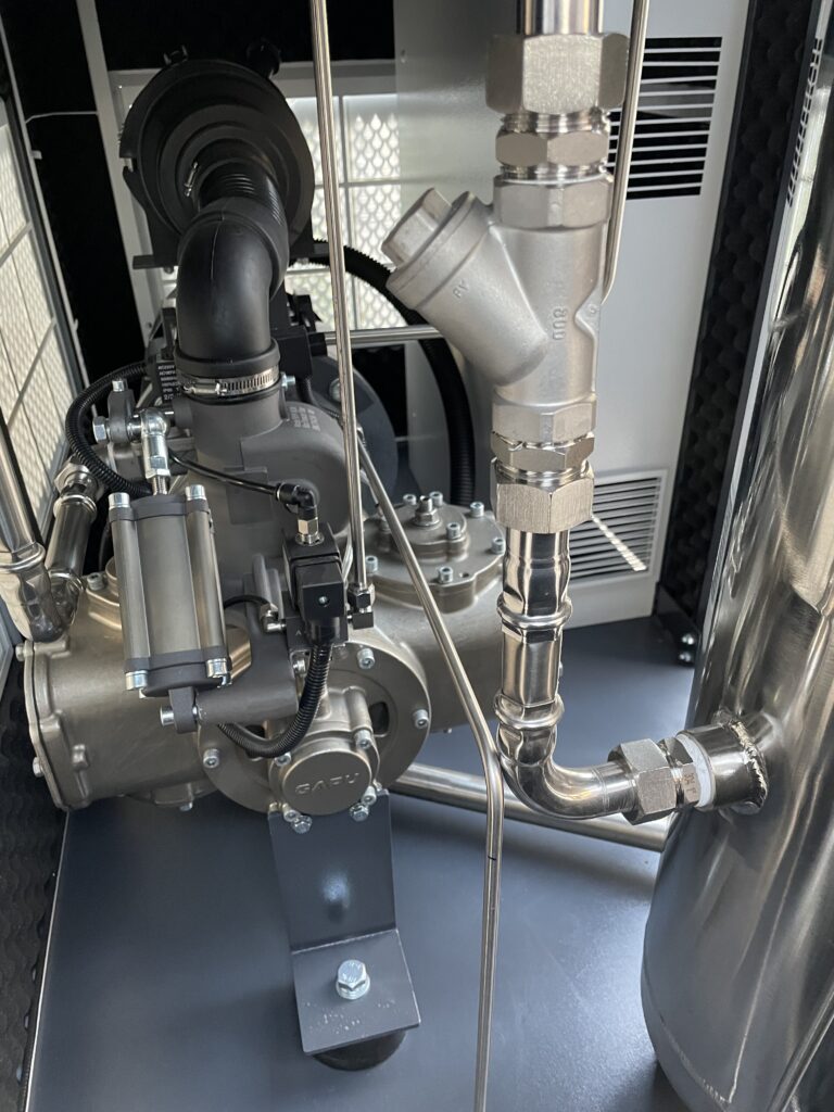 Oil-free water-lubricated air compressor